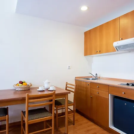 Hotell Angela Downtown 3*