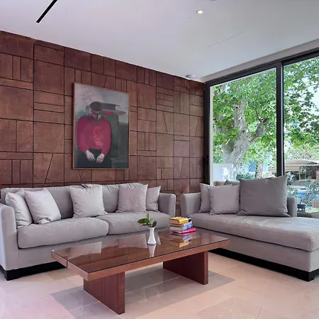 Angela Downtown Hotel