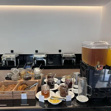 Hotel Angela Downtown 3*