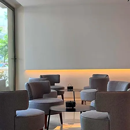 Hotel Angela Downtown