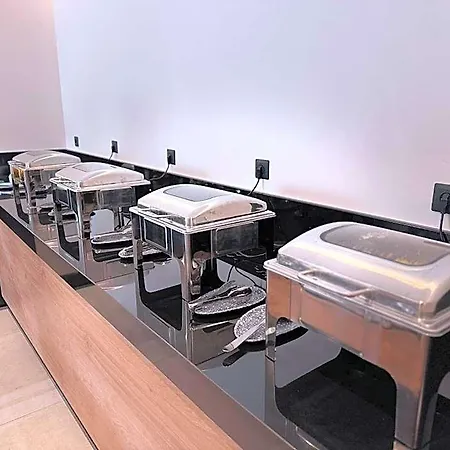 Hotel Angela Downtown 3*
