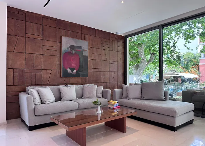 Angela Downtown Hotel