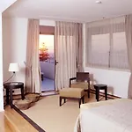Ξενοδοχείο Angela Downtown 3*