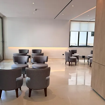 فندق Angela Downtown 3*