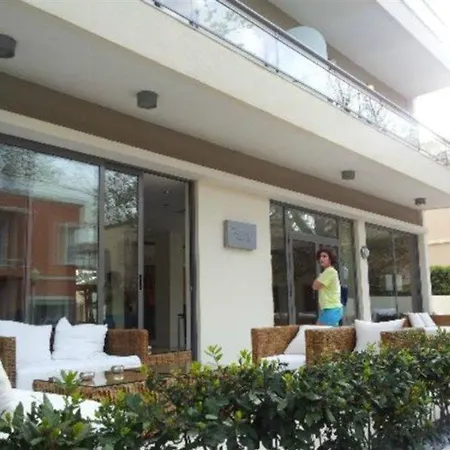 Angela Downtown 酒店