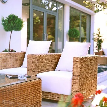 فندق Angela Downtown 3*