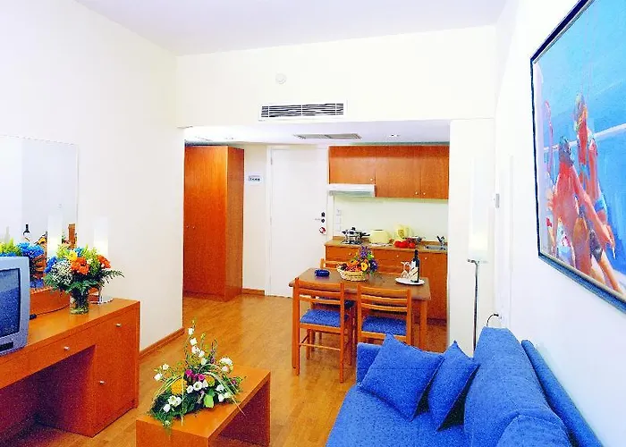 Angela Downtown Hotel 3*